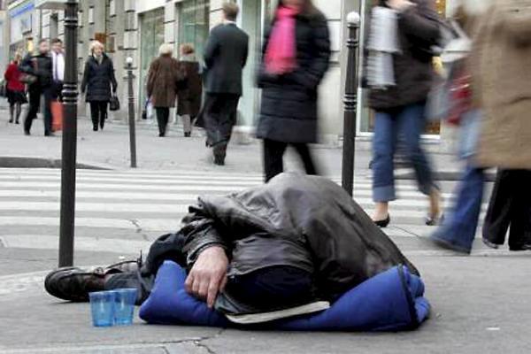 http://leclectisme.files.wordpress.com/2009/07/sdf-a-la-rue.jpg